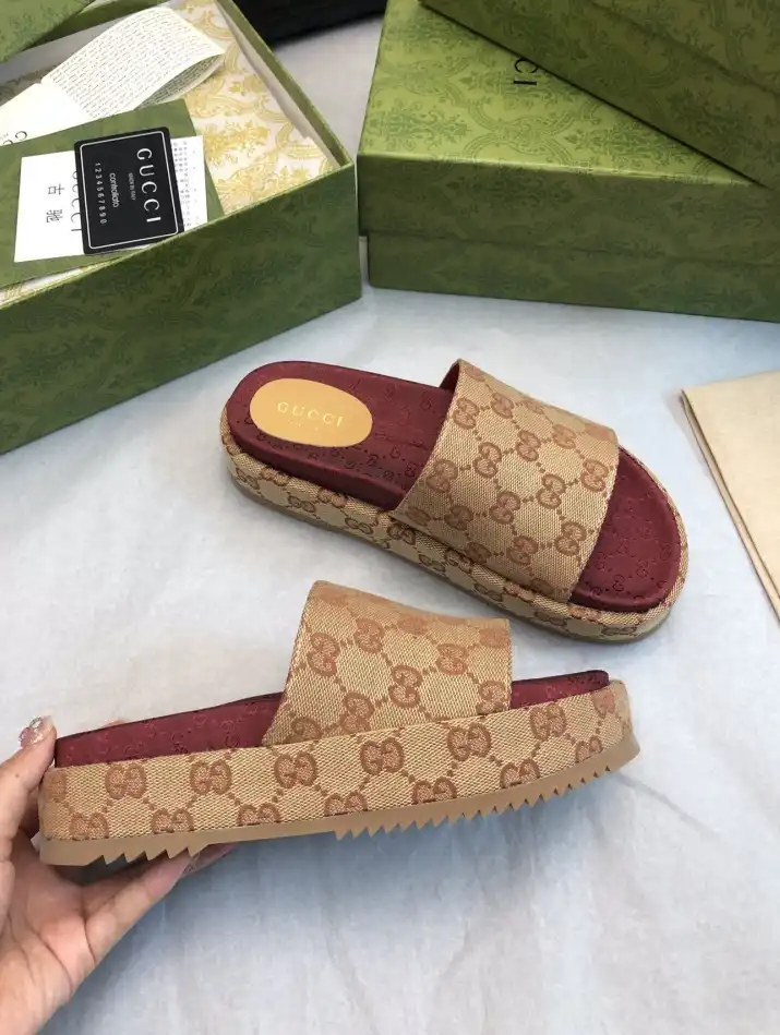 hype Gucci Slippers