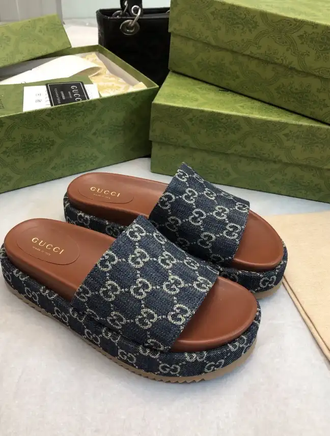 hype Gucci Slippers