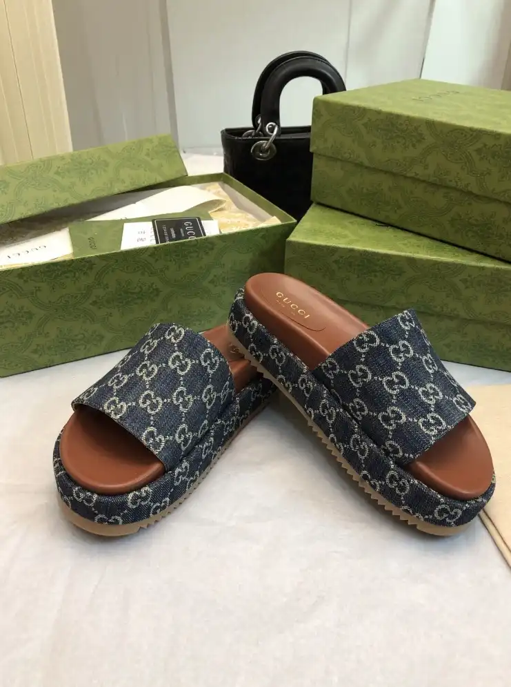 hype Gucci Slippers