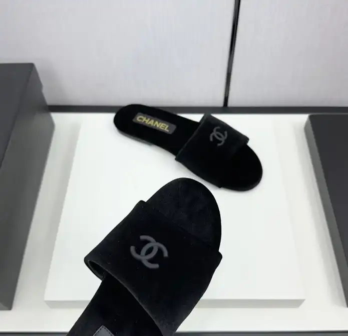 hype Chanel Slippers