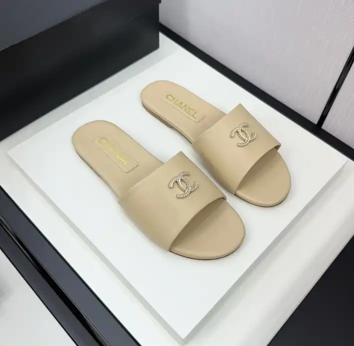 hype Chanel Slippers