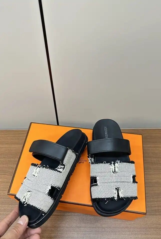 hype Hermes Slippers