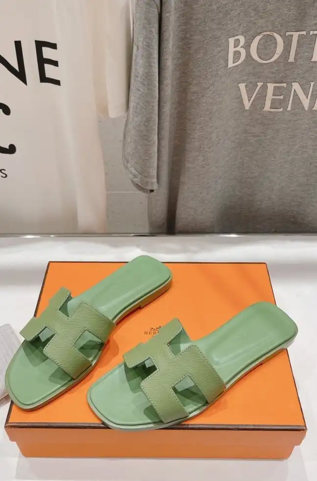 hype Hermes Slippers