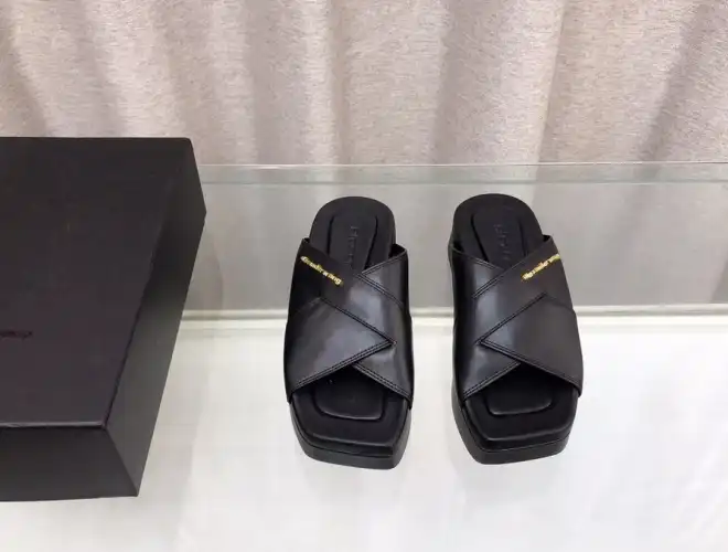 hype Alexander Wang Slippers