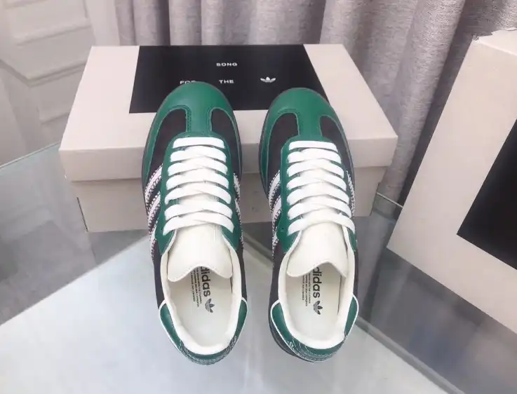 hype Adidas Sneakers