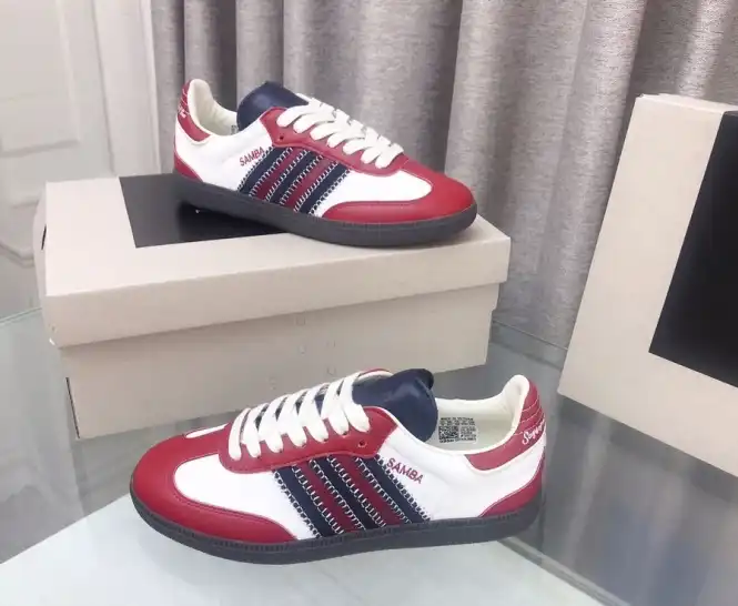 hype Adidas Sneakers