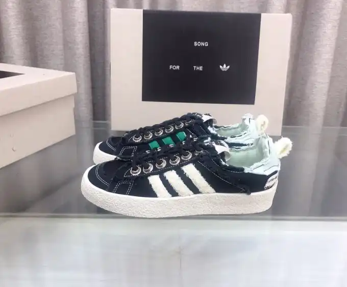 hype Adidas Sneakers