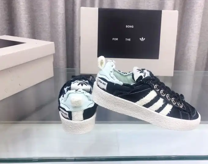 hype Adidas Sneakers