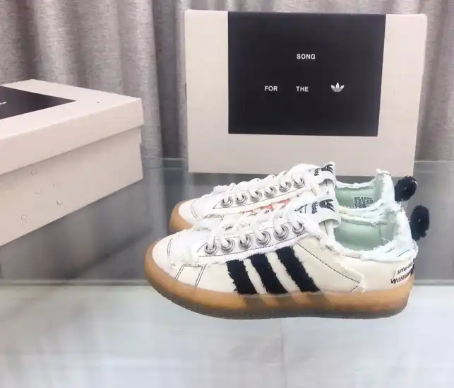 hype Adidas Sneakers