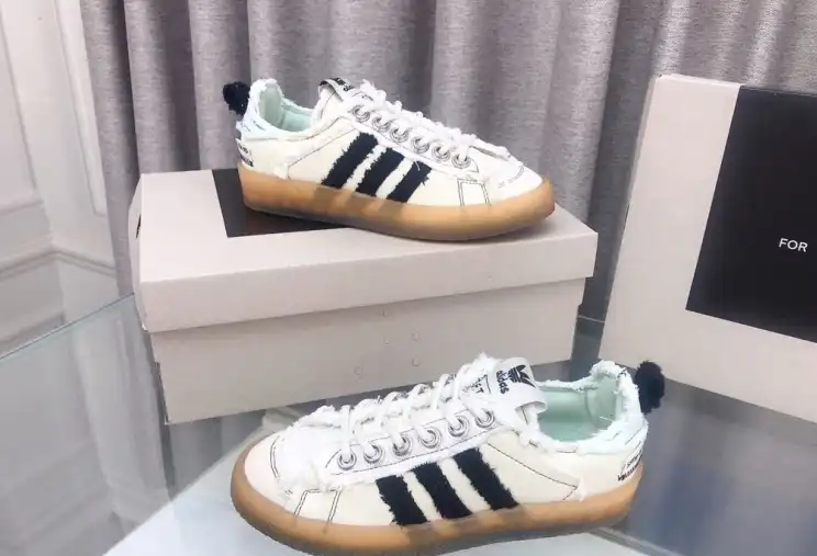 hype Adidas Sneakers