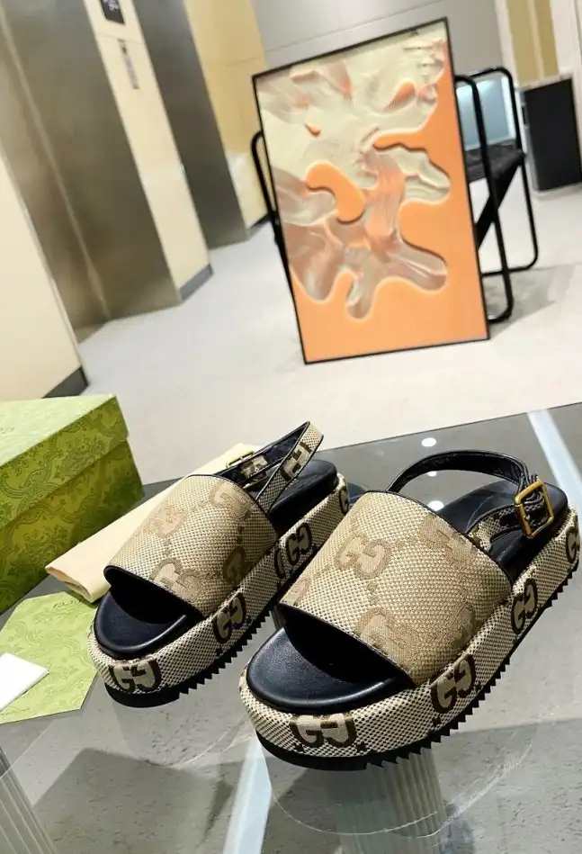 hype Gucci Sandals