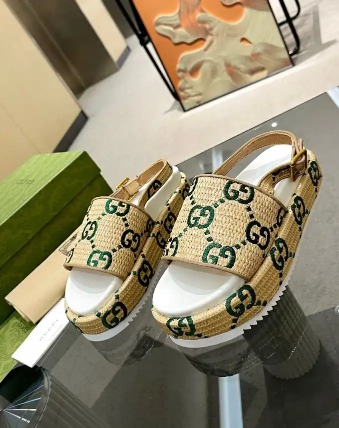 hype Gucci Sandals