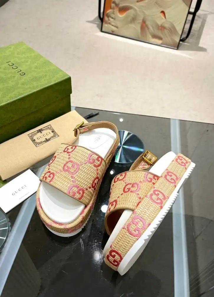 hype Gucci Sandals