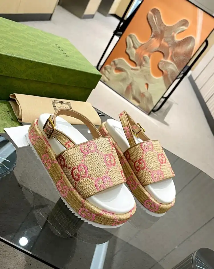 hype Gucci Sandals