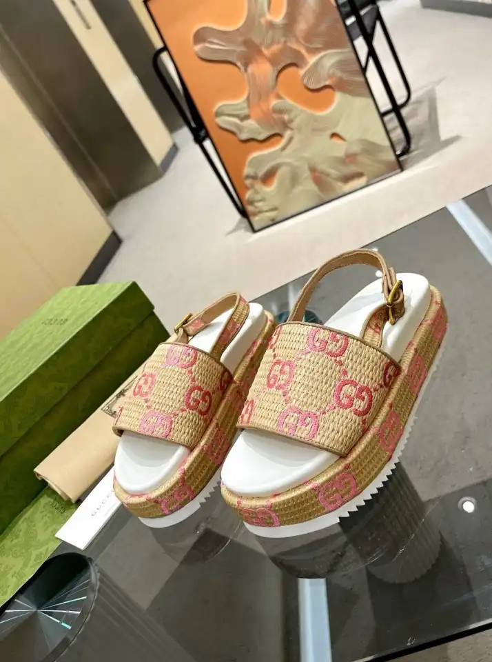 hype Gucci Sandals