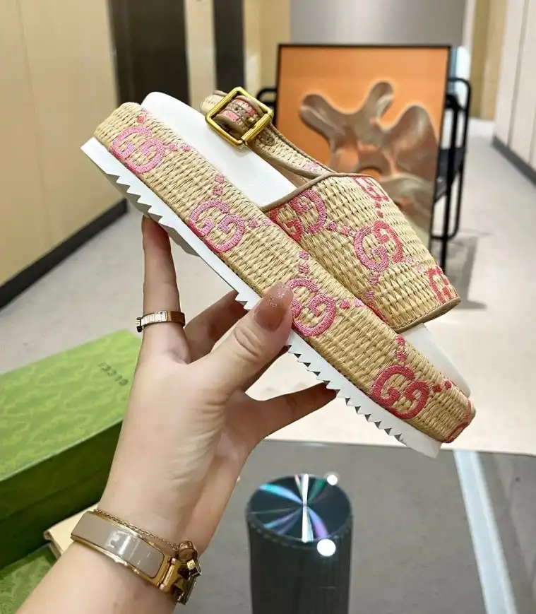 hype Gucci Sandals