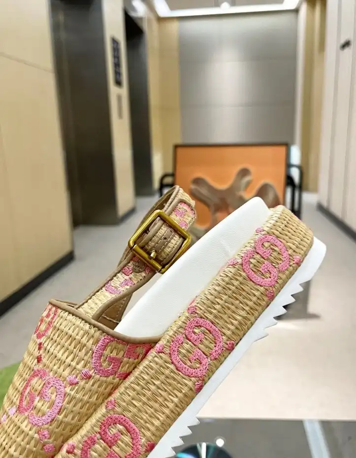 hype Gucci Sandals