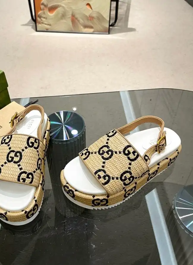 hype Gucci Sandals