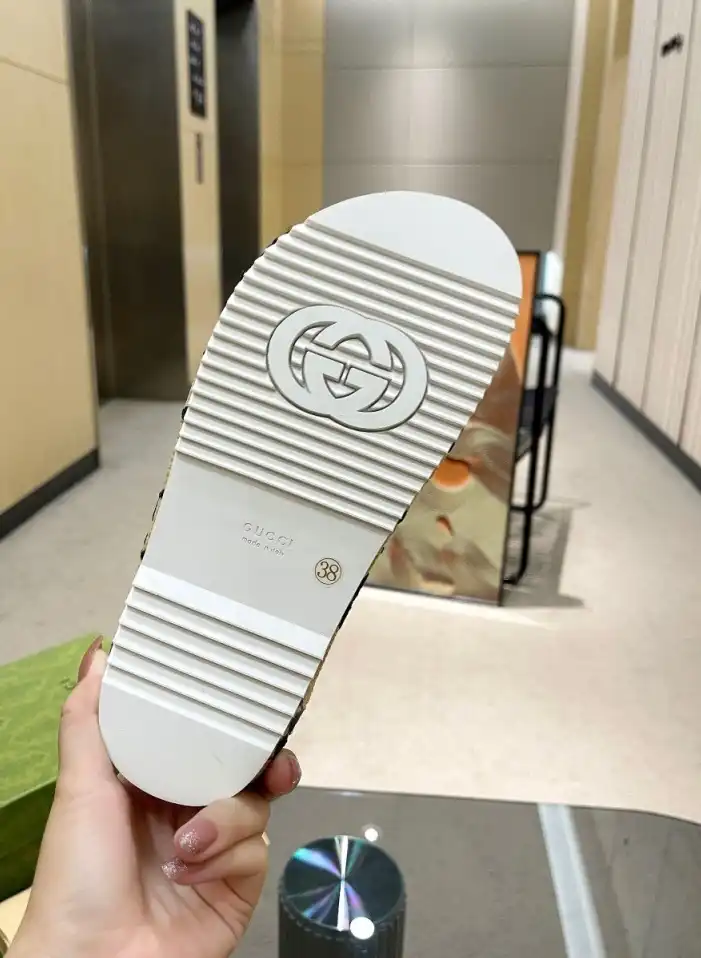 hype Gucci Sandals