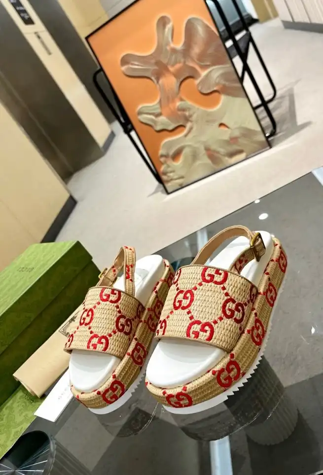 hype Gucci Sandals