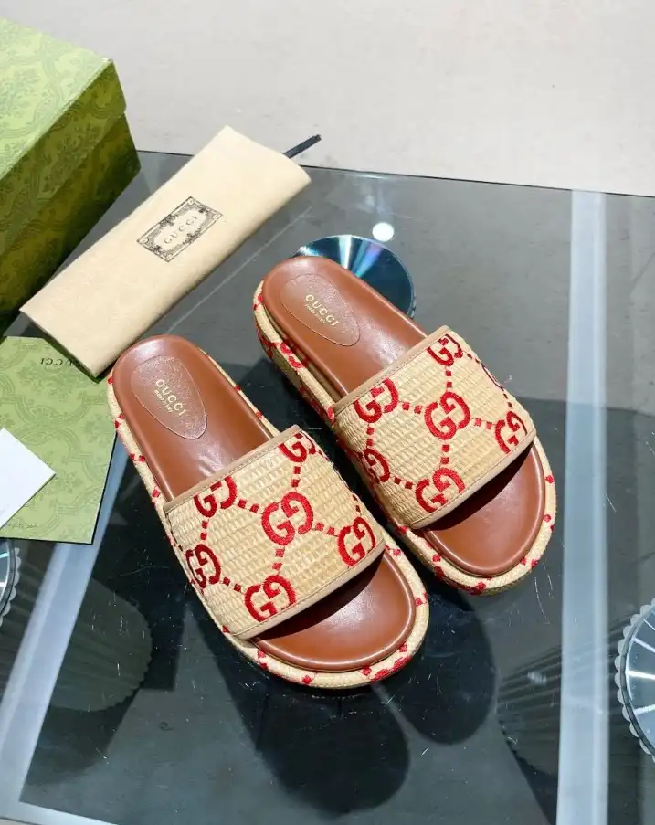 hype Gucci Slippers