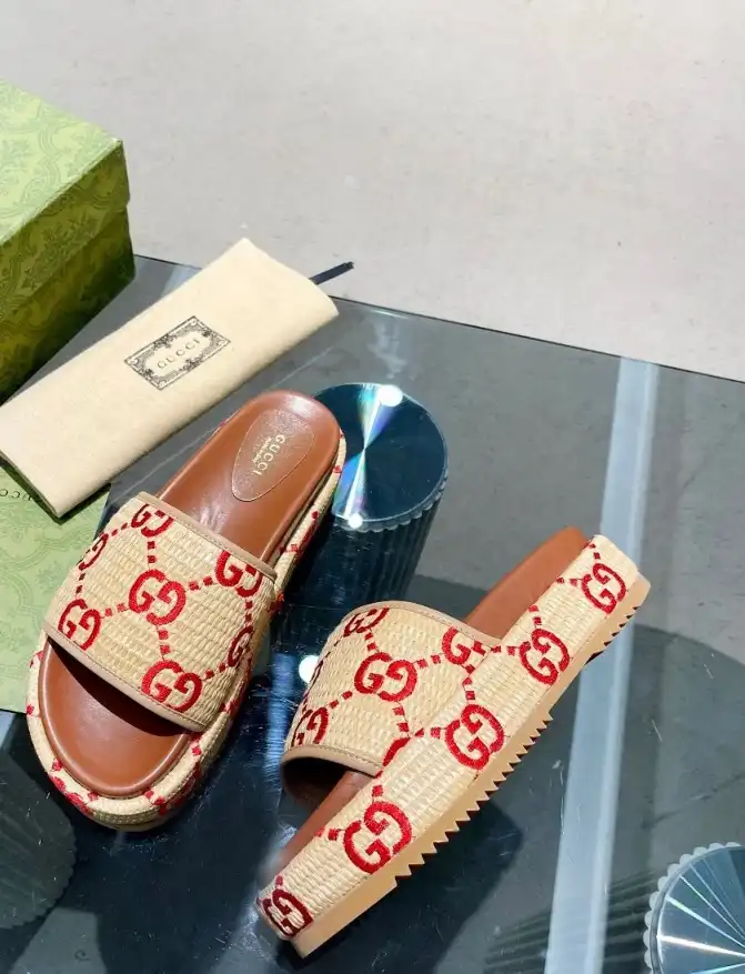 hype Gucci Slippers