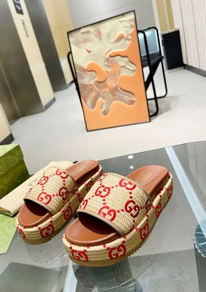 hype Gucci Slippers