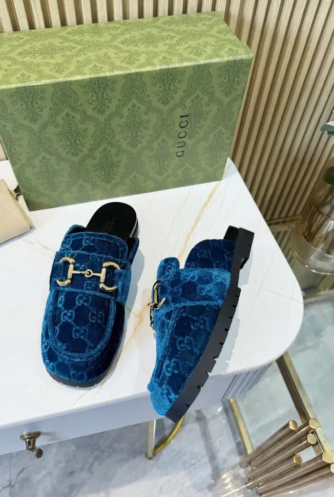 hype Gucci Slippers