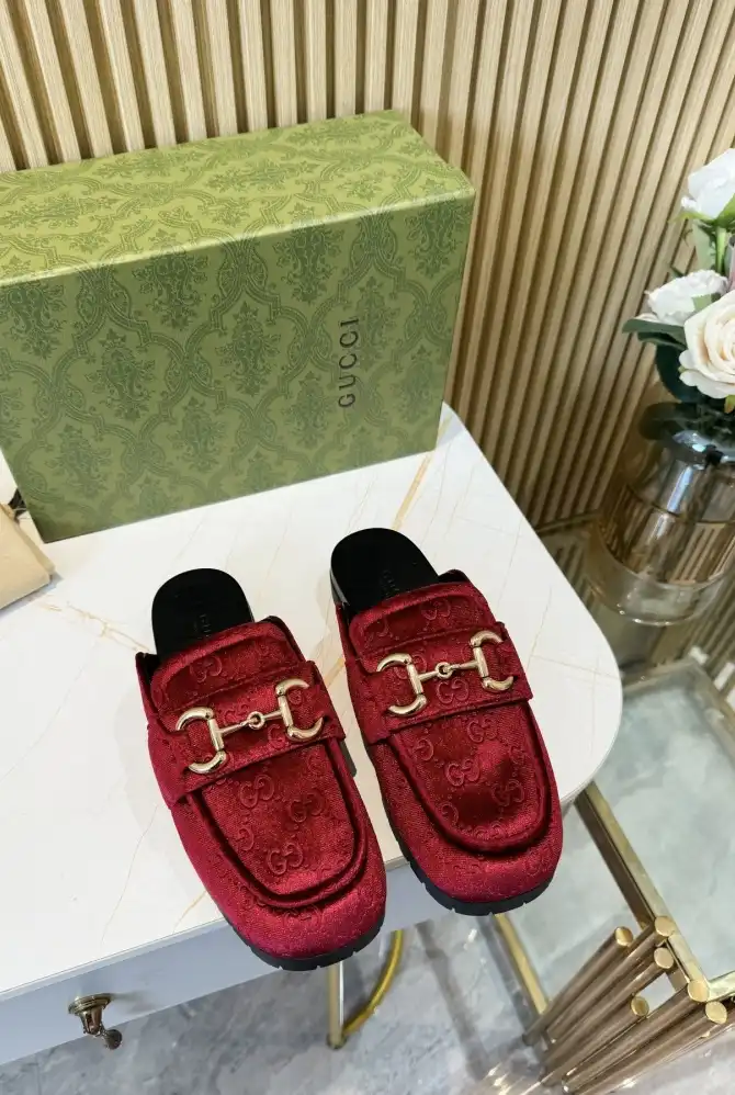 hype Gucci Slippers