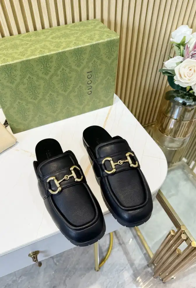 hype Gucci Slippers