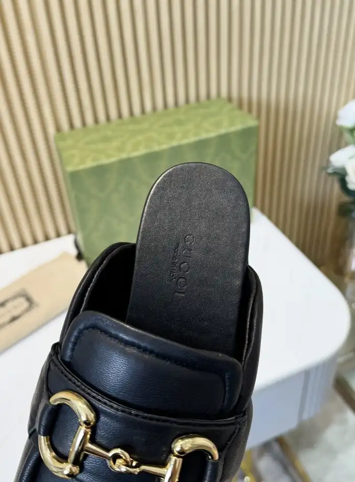 hype Gucci Slippers