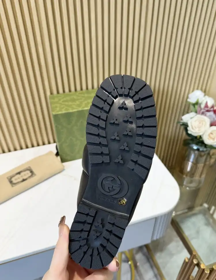 hype Gucci Slippers