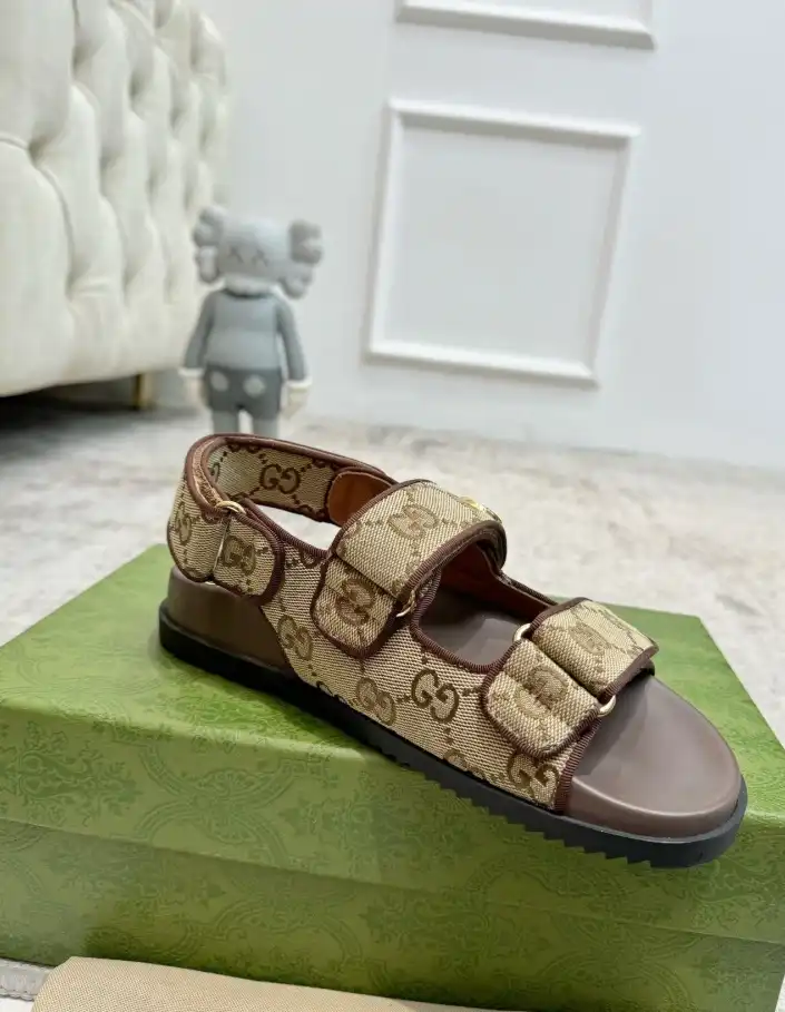 hype Gucci Sandals