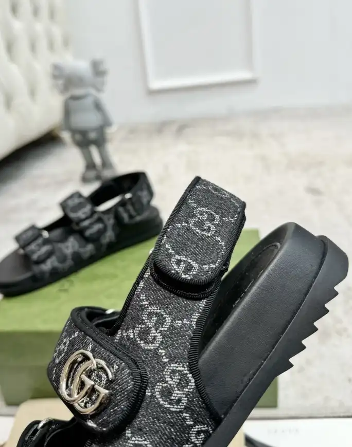 hype Gucci Sandals