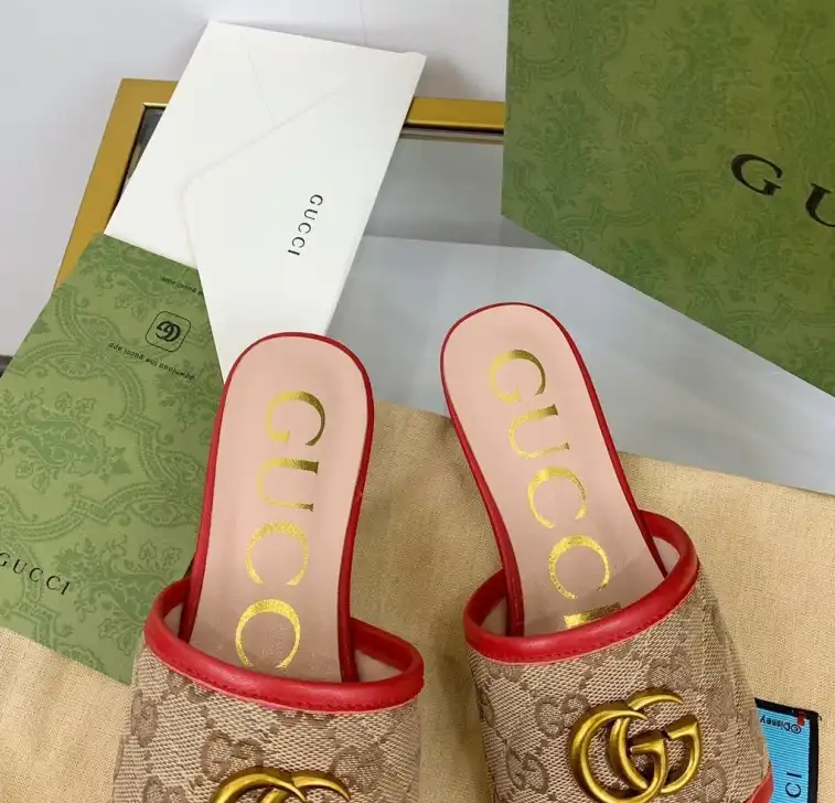 hype Gucci Slippers