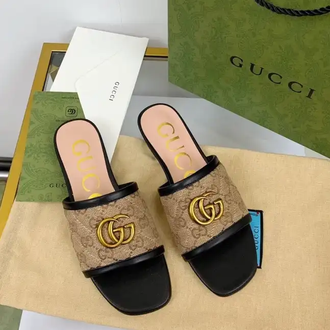 hype Gucci Slippers