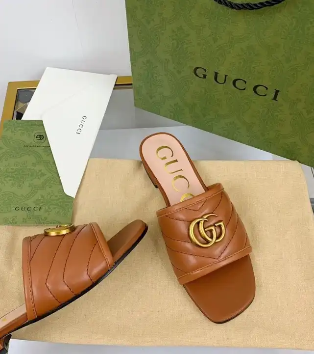 hype Gucci Slippers