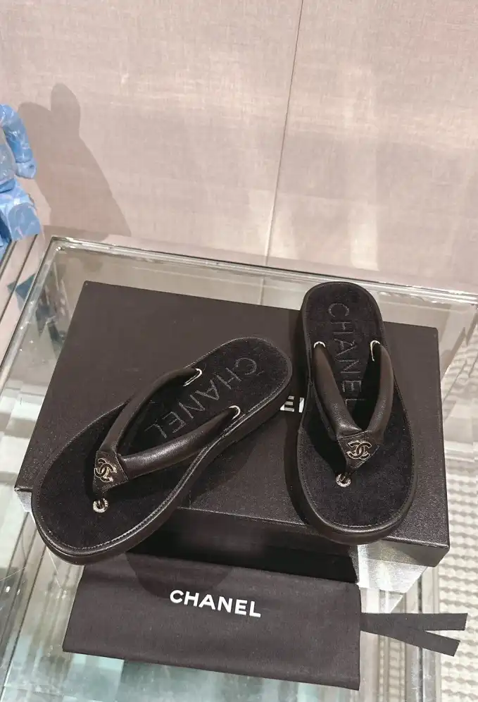 hype Chanel Slippers