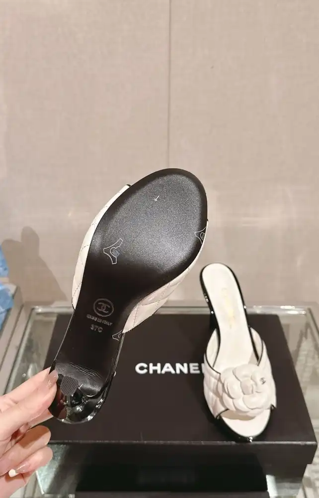 hype Chanel High Heels