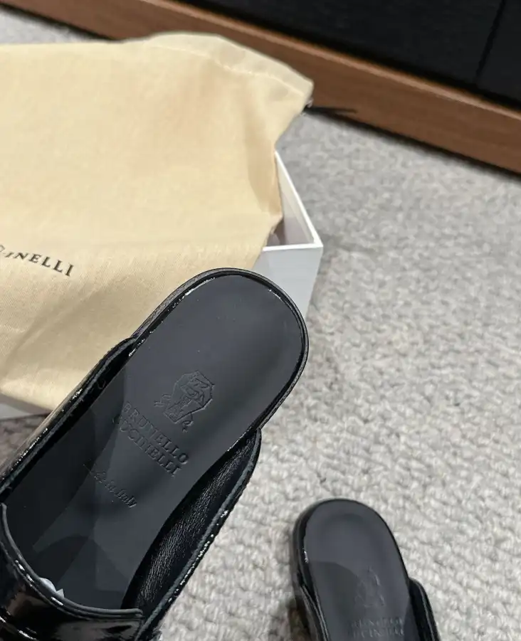 hype Chanel Slippers