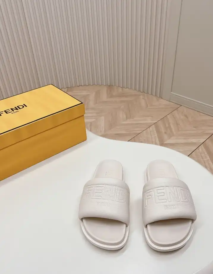 hype Fendi Slippers