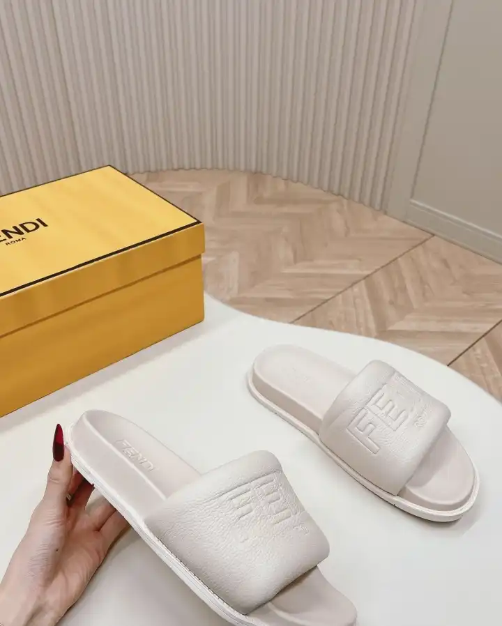 hype Fendi Slippers