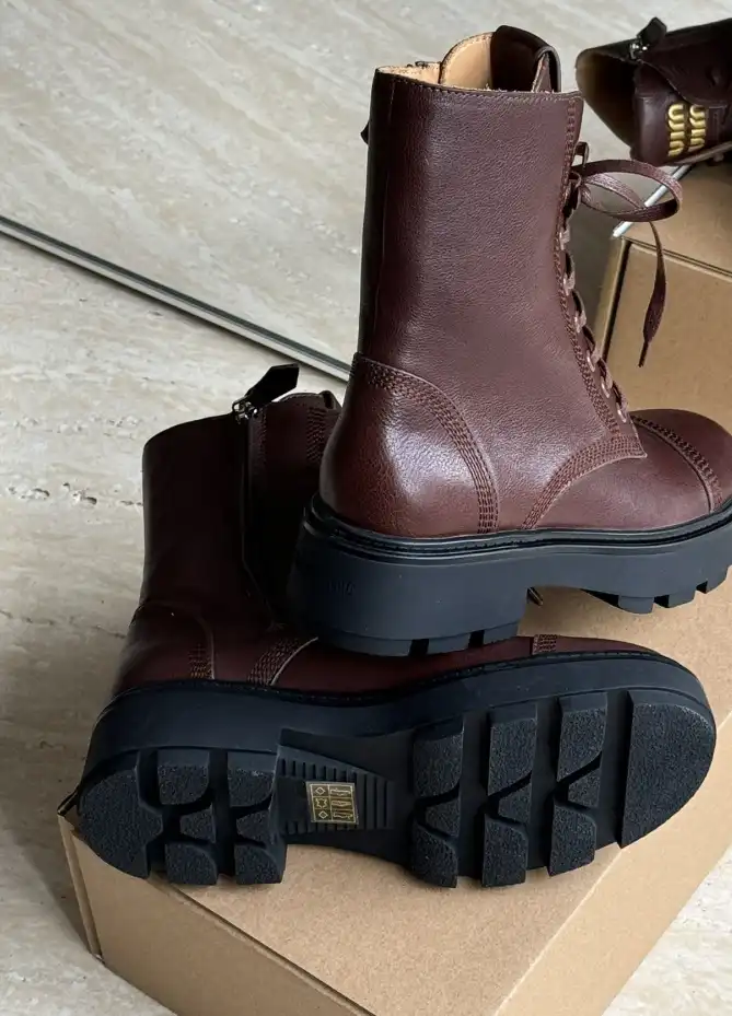 hype Miu Miu Boots