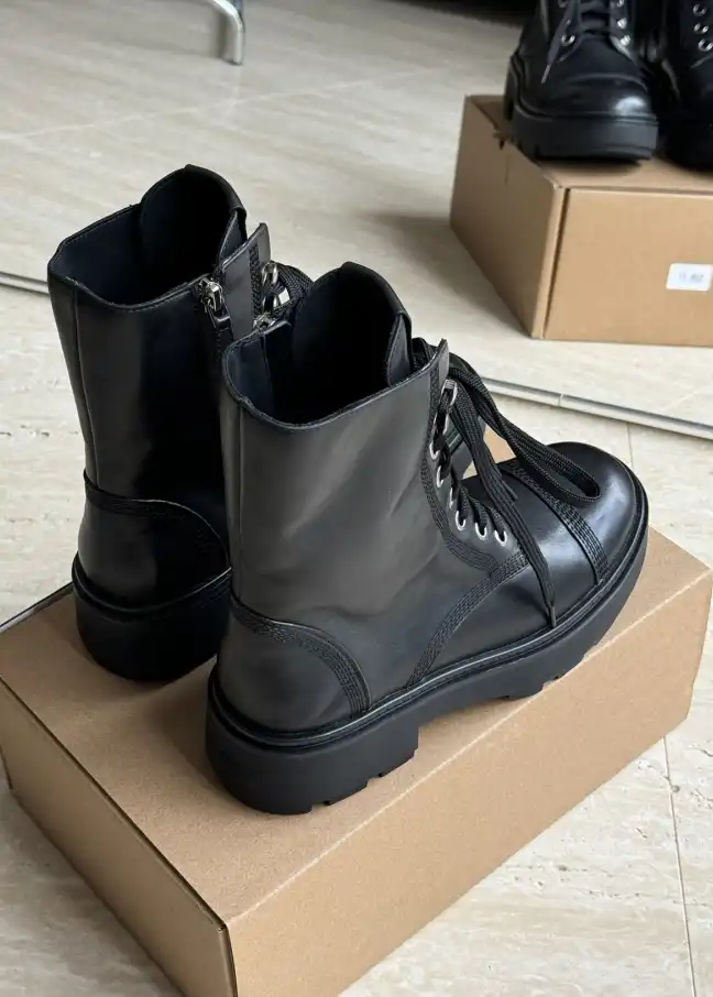 hype Miu Miu Boots