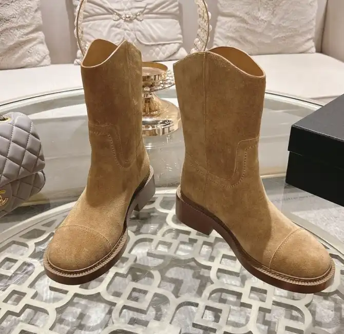 hype Chanel Boots