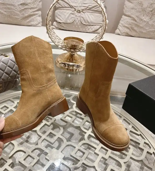 hype Chanel Boots