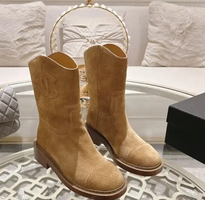 hype Chanel Boots