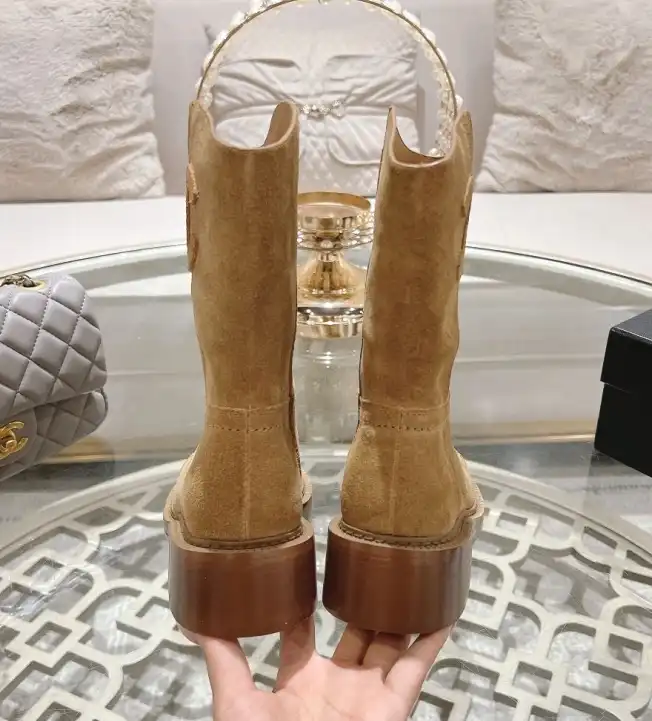 hype Chanel Boots