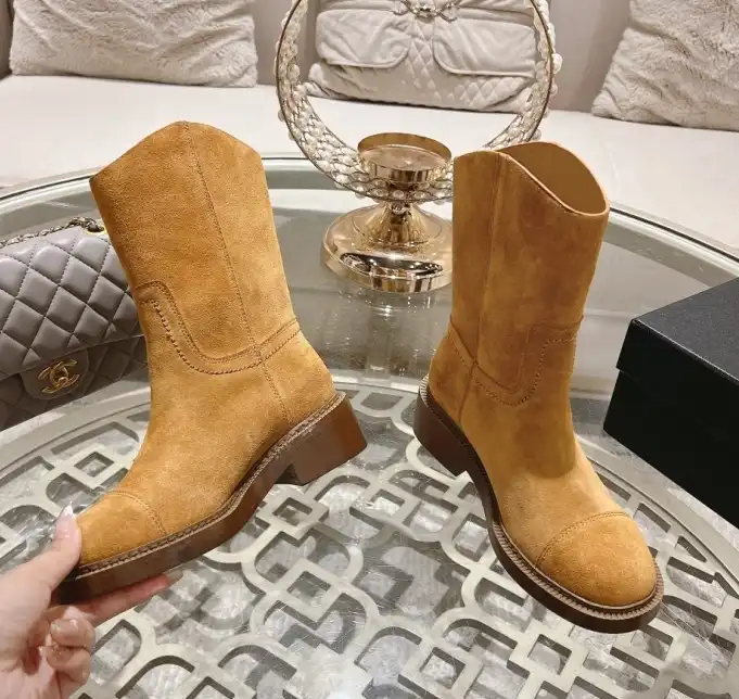 hype Chanel Boots