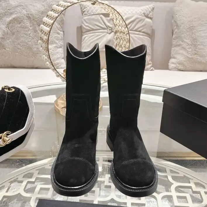 hype Chanel Boots